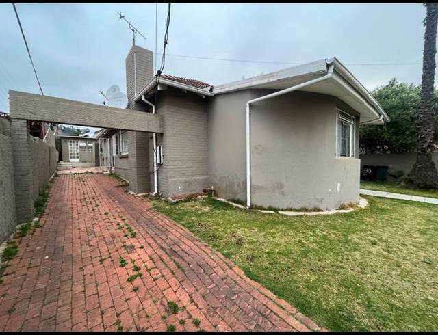 6 BEDROOM HOUSE FOR SALE IN ORANGE GROVE